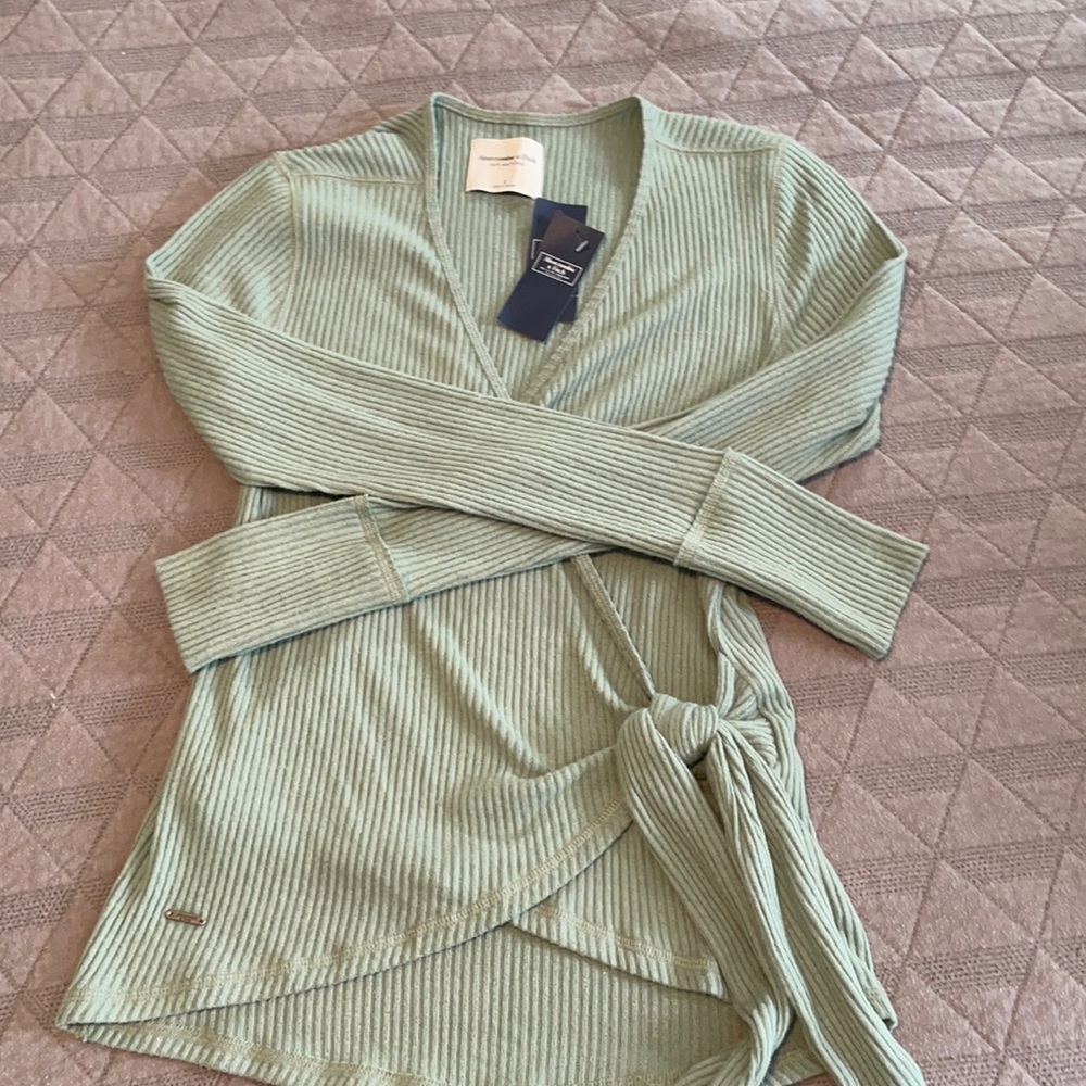 NWT Abercrombie Green Wrap Top